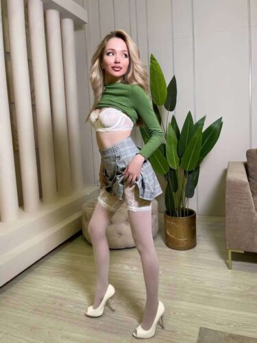 Эскортница Клара